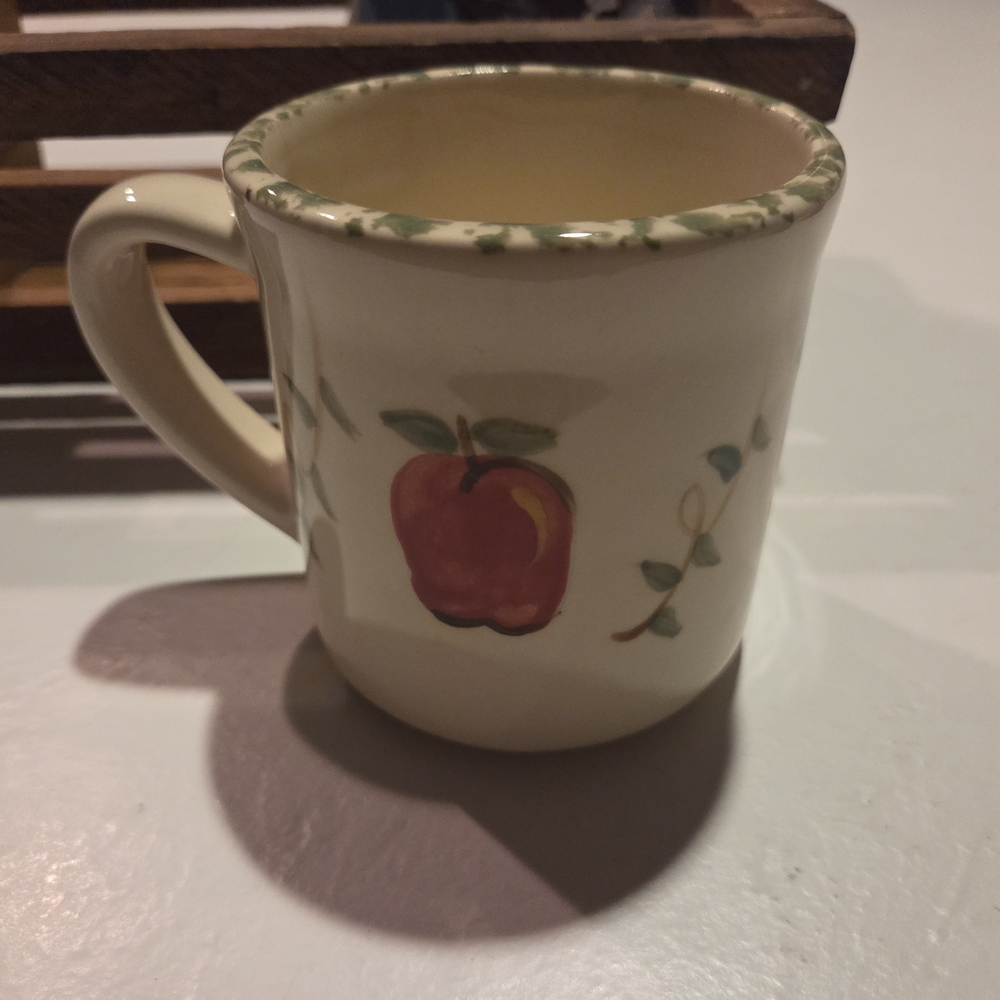 🎁Rare Vintage Buckeye Stoneware Apple Mug